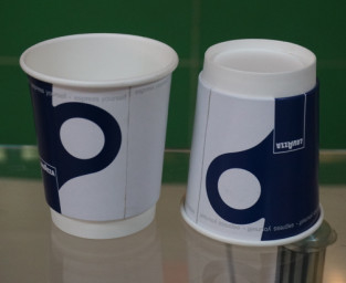China Impressão deslocada de Flexo do revestimento do PE dos copos de café papel descartável feito sob encomenda fornecedor