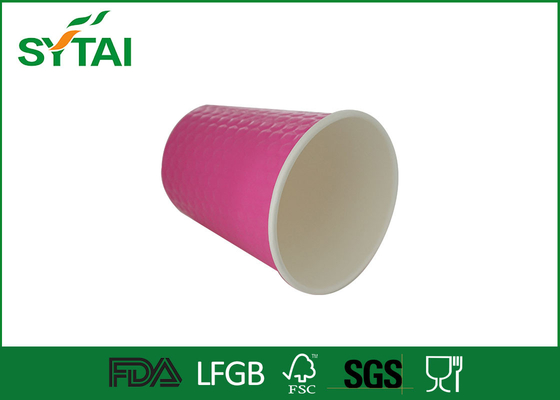 China Copos descartáveis impermeáveis cor-de-rosa do café com tampas, logotipo ondulado gravado fornecedor